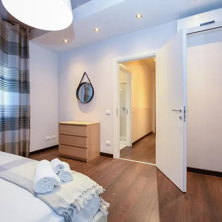 Desenzanoloft Official Partner Marriott Homes & - A Casa Di Sara Family With Private Parking Διαμέρισμα Ντεζεντσάνο ντελ Γκάρντα