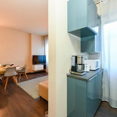 Desenzanoloft Official Partner Marriott Homes & - A Casa Di Sara Family With Private Parking Διαμέρισμα Ντεζεντσάνο ντελ Γκάρντα