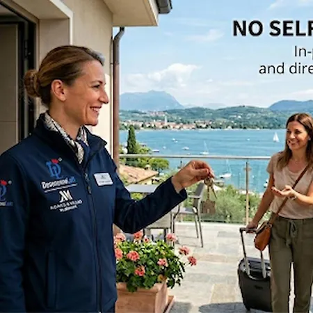 Апартаменты A Casa Di Sara Family With Private Parking Desenzanoloft Official Partner Homes & By Marriott Bonvoy Дезенцано-дель-Гарда