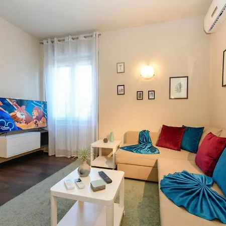 A Casa Di Sara Family With Private Parking Desenzanoloft Official Partner Homes & By Marriott Bonvoy Desenzano del Garda