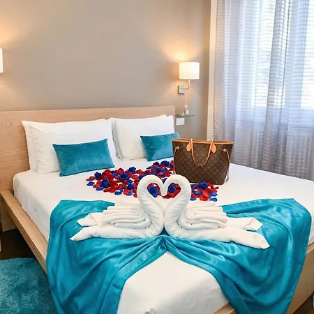 Апартаменты A Casa Di Sara Family With Private Parking Desenzanoloft Official Partner Homes & By Marriott Bonvoy Дезенцано-дель-Гарда
